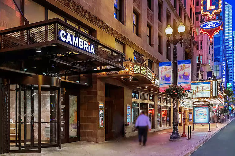 Cambria Chicago Loop – Theatre District